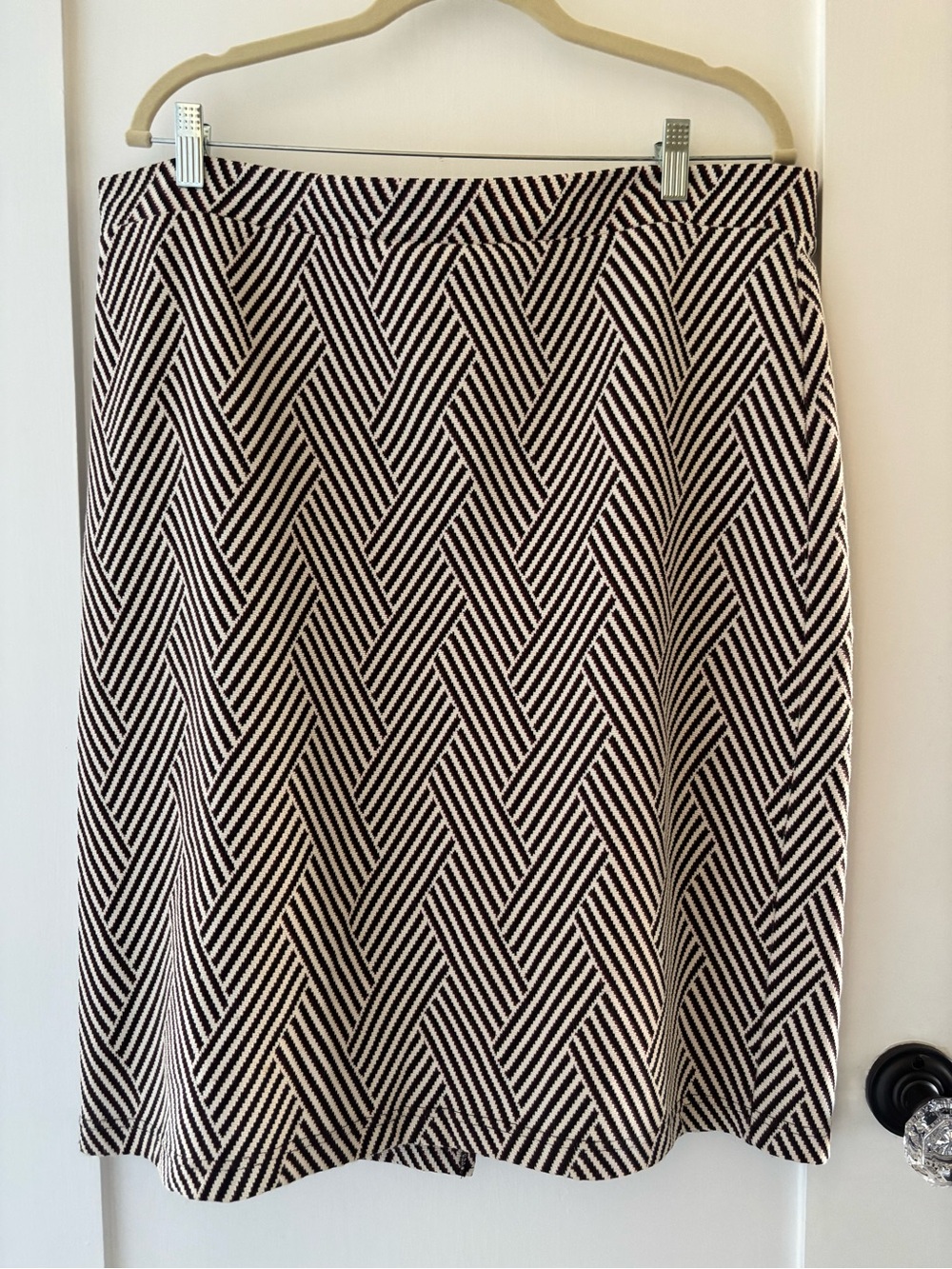 Maeve by Anthropologie Black and White Chevron Knit Pencil Skirt—Sz XL